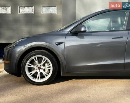 Сірий Тесла Model Y, об'ємом двигуна 0 л та пробігом 27 тис. км за 28999 $, фото 3 на Automoto.ua
