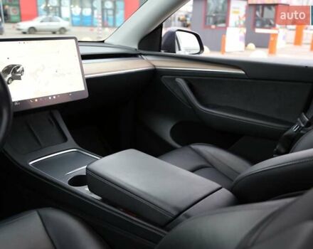 Серый Тесла Model Y, объемом двигателя 0 л и пробегом 50 тыс. км за 33900 $, фото 9 на Automoto.ua