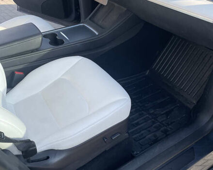 Сірий Тесла Model Y, об'ємом двигуна 0 л та пробігом 43 тис. км за 28500 $, фото 142 на Automoto.ua