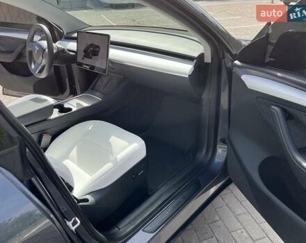 Серый Тесла Model Y, объемом двигателя 0 л и пробегом 28 тыс. км за 27900 $, фото 38 на Automoto.ua