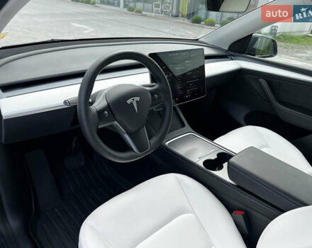 Серый Тесла Model Y, объемом двигателя 0 л и пробегом 55 тыс. км за 26900 $, фото 40 на Automoto.ua