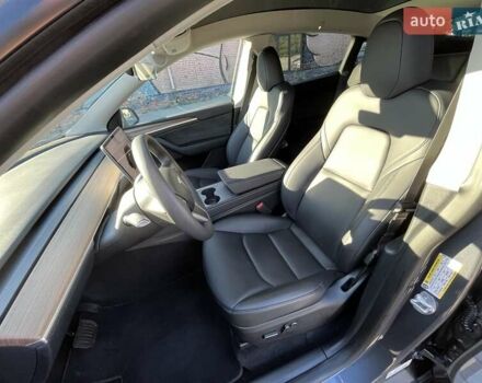 Серый Тесла Model Y, объемом двигателя 0 л и пробегом 40 тыс. км за 27700 $, фото 19 на Automoto.ua