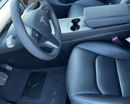 Серый Тесла Model Y, объемом двигателя 0 л и пробегом 2 тыс. км за 32500 $, фото 11 на Automoto.ua