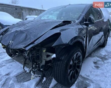 Серый Тесла Model Y, объемом двигателя 0 л и пробегом 26 тыс. км за 18900 $, фото 3 на Automoto.ua