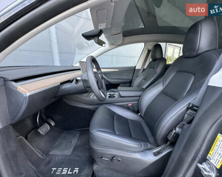 Серый Тесла Model Y, объемом двигателя 0 л и пробегом 34 тыс. км за 27000 $, фото 16 на Automoto.ua
