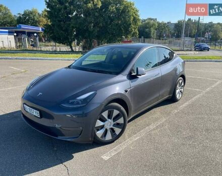 Серый Тесла Model Y, объемом двигателя 0 л и пробегом 24 тыс. км за 30999 $, фото 2 на Automoto.ua