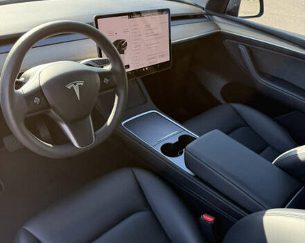 Серый Тесла Model Y, объемом двигателя 0 л и пробегом 46 тыс. км за 28300 $, фото 24 на Automoto.ua