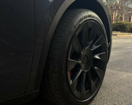 Серый Тесла Model Y, объемом двигателя 0 л и пробегом 25 тыс. км за 30500 $, фото 5 на Automoto.ua