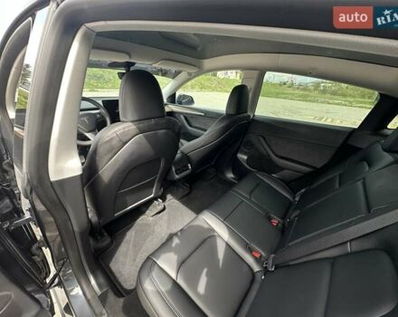 Серый Тесла Model Y, объемом двигателя 0 л и пробегом 9 тыс. км за 28950 $, фото 18 на Automoto.ua