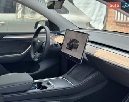 Серый Тесла Model Y, объемом двигателя 0 л и пробегом 20 тыс. км за 27500 $, фото 27 на Automoto.ua