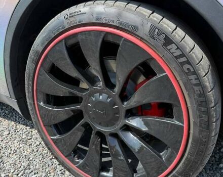 Серый Тесла Model Y, объемом двигателя 0 л и пробегом 27 тыс. км за 30400 $, фото 17 на Automoto.ua