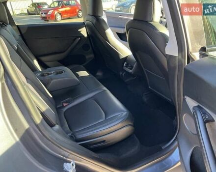 Серый Тесла Model Y, объемом двигателя 0 л и пробегом 40 тыс. км за 27700 $, фото 15 на Automoto.ua