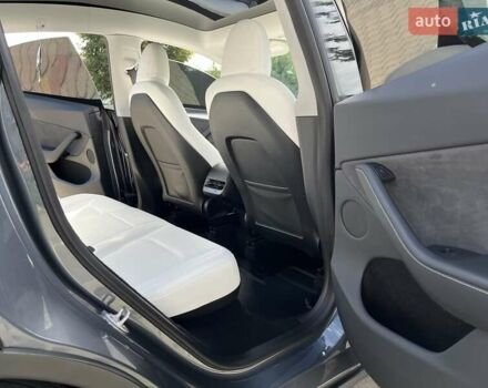 Серый Тесла Model Y, объемом двигателя 0 л и пробегом 28 тыс. км за 27900 $, фото 36 на Automoto.ua