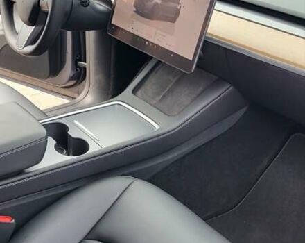 Серый Тесла Model Y, объемом двигателя 0 л и пробегом 18 тыс. км за 29500 $, фото 3 на Automoto.ua
