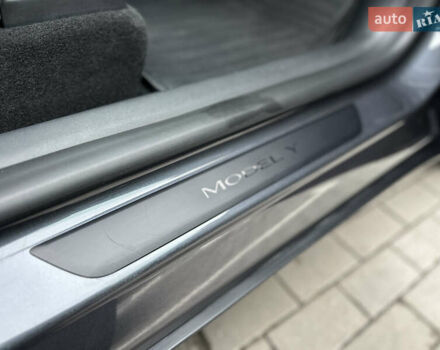 Сірий Тесла Model Y, об'ємом двигуна 0 л та пробігом 26 тис. км за 25999 $, фото 49 на Automoto.ua