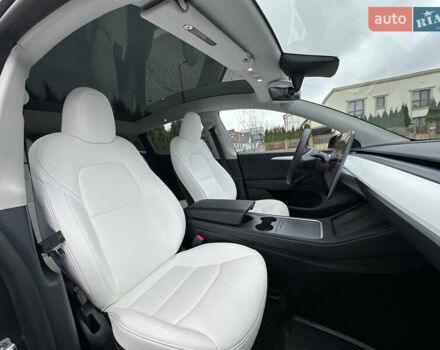 Сірий Тесла Model Y, об'ємом двигуна 0 л та пробігом 26 тис. км за 25999 $, фото 45 на Automoto.ua