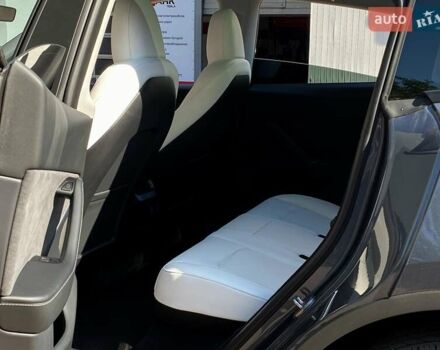 Серый Тесла Model Y, объемом двигателя 0 л и пробегом 32 тыс. км за 31999 $, фото 14 на Automoto.ua