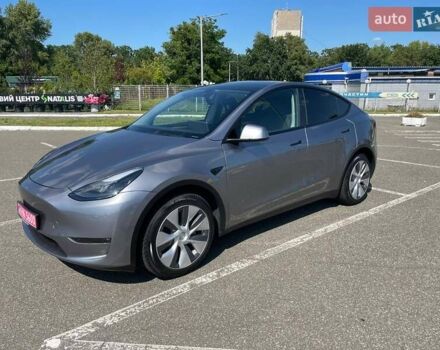 Серый Тесла Model Y, объемом двигателя 0 л и пробегом 13 тыс. км за 35900 $, фото 4 на Automoto.ua