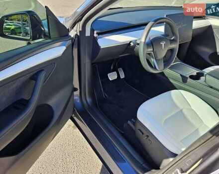 Серый Тесла Model Y, объемом двигателя 0 л и пробегом 29 тыс. км за 27900 $, фото 21 на Automoto.ua
