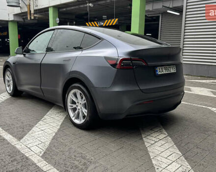 Серый Тесла Model Y, объемом двигателя 0 л и пробегом 22 тыс. км за 33000 $, фото 3 на Automoto.ua