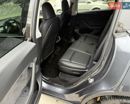 Сірий Тесла Model Y, об'ємом двигуна 0 л та пробігом 18 тис. км за 27500 $, фото 19 на Automoto.ua