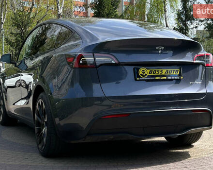 Серый Тесла Model Y, объемом двигателя 0 л и пробегом 16 тыс. км за 28999 $, фото 3 на Automoto.ua