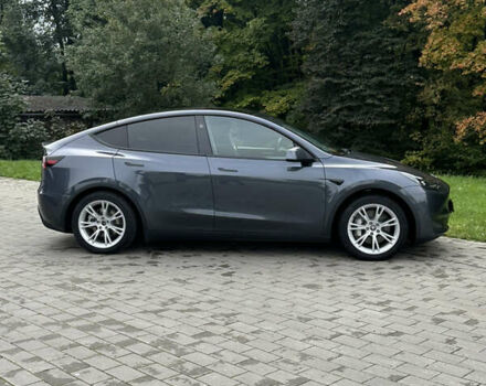 Серый Тесла Model Y, объемом двигателя 0 л и пробегом 4 тыс. км за 26500 $, фото 4 на Automoto.ua