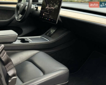 Тесла Model Y 2023 в Ужгороде на Automoto.ua Серый Тесла Model Y, объемом двигателя 0 л и пробегом 62 тыс. км за 26400 $, фото 13 на Automoto.ua