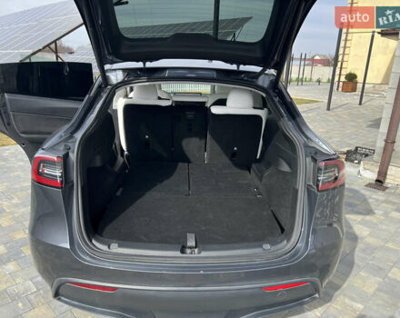 Серый Тесла Model Y, объемом двигателя 0 л и пробегом 25 тыс. км за 29000 $, фото 13 на Automoto.ua