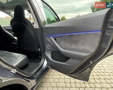 Серый Тесла Model Y, объемом двигателя 0 л и пробегом 19 тыс. км за 33700 $, фото 18 на Automoto.ua