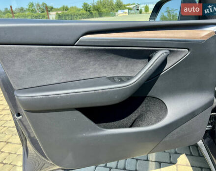 Серый Тесла Model Y, объемом двигателя 0 л и пробегом 45 тыс. км за 23700 $, фото 14 на Automoto.ua