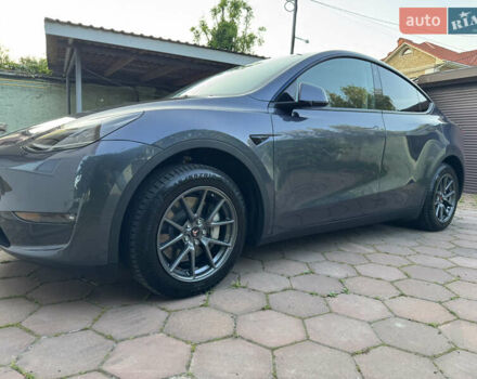 Серый Тесла Model Y, объемом двигателя 0 л и пробегом 24 тыс. км за 26400 $, фото 1 на Automoto.ua