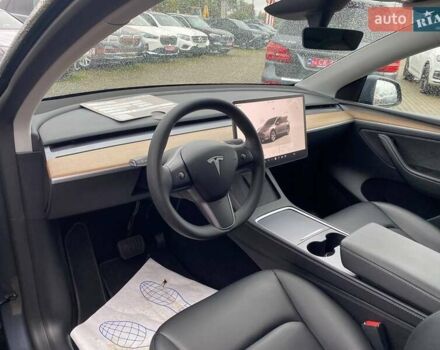 Серый Тесла Model Y, объемом двигателя 0 л и пробегом 30 тыс. км за 31700 $, фото 9 на Automoto.ua