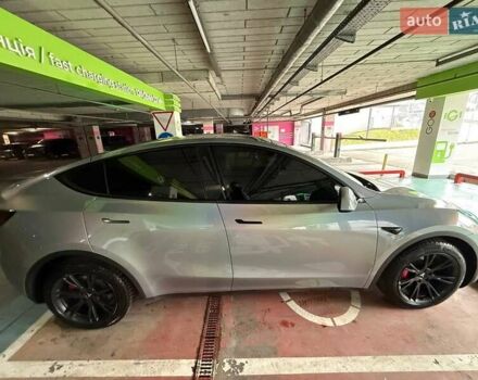 Серый Тесла Model Y, объемом двигателя 0 л и пробегом 19 тыс. км за 33500 $, фото 7 на Automoto.ua
