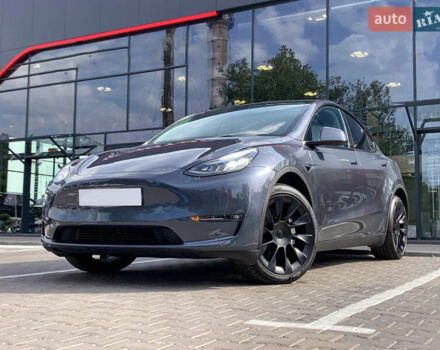 Серый Тесла Model Y, объемом двигателя 0 л и пробегом 4 тыс. км за 30000 $, фото 1 на Automoto.ua
