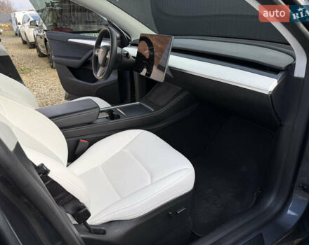 Сірий Тесла Model Y, об'ємом двигуна 0 л та пробігом 28 тис. км за 27900 $, фото 50 на Automoto.ua