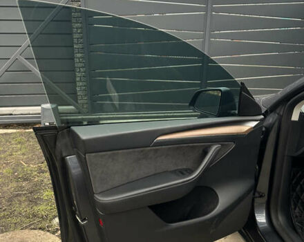 Сірий Тесла Model Y, об'ємом двигуна 0 л та пробігом 32 тис. км за 31000 $, фото 13 на Automoto.ua
