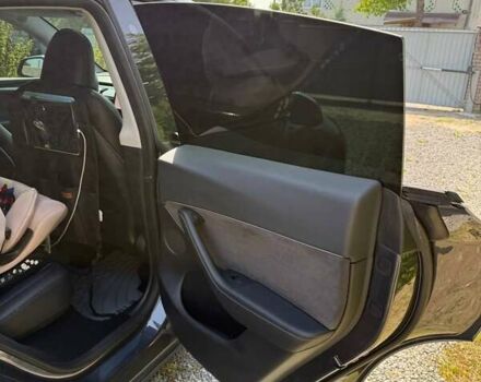 Серый Тесла Model Y, объемом двигателя 0 л и пробегом 27 тыс. км за 30400 $, фото 7 на Automoto.ua
