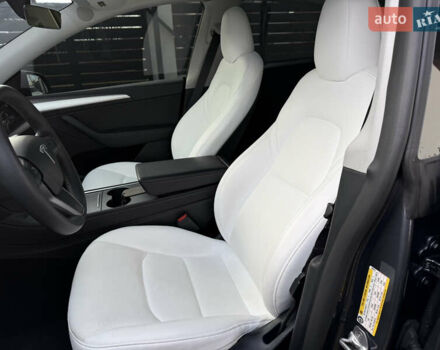 Сірий Тесла Model Y, об'ємом двигуна 0 л та пробігом 28 тис. км за 27900 $, фото 38 на Automoto.ua