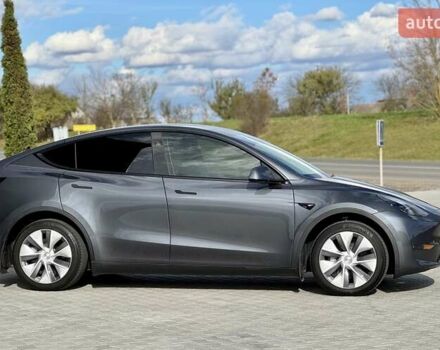 Серый Тесла Model Y, объемом двигателя 0 л и пробегом 15 тыс. км за 32000 $, фото 5 на Automoto.ua
