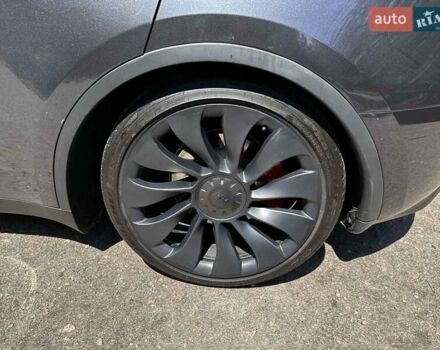 Серый Тесла Model Y, объемом двигателя 0 л и пробегом 19 тыс. км за 32500 $, фото 28 на Automoto.ua