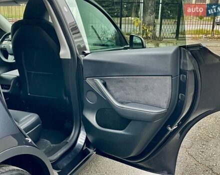 Серый Тесла Model Y, объемом двигателя 0 л и пробегом 23 тыс. км за 28800 $, фото 23 на Automoto.ua