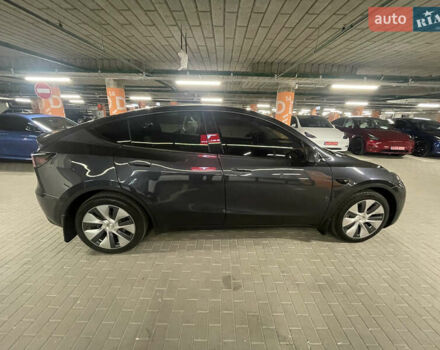 Серый Тесла Model Y, объемом двигателя 0 л и пробегом 15 тыс. км за 31999 $, фото 6 на Automoto.ua