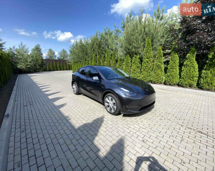 Серый Тесла Model Y, объемом двигателя 0 л и пробегом 13 тыс. км за 29700 $, фото 1 на Automoto.ua