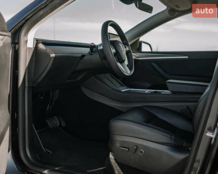 Серый Тесла Model Y, объемом двигателя 0 л и пробегом 25 тыс. км за 31300 $, фото 35 на Automoto.ua