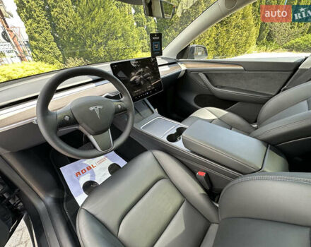 Серый Тесла Model Y, объемом двигателя 0 л и пробегом 39 тыс. км за 27500 $, фото 6 на Automoto.ua