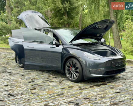 Серый Тесла Model Y, объемом двигателя 0 л и пробегом 7 тыс. км за 33999 $, фото 38 на Automoto.ua