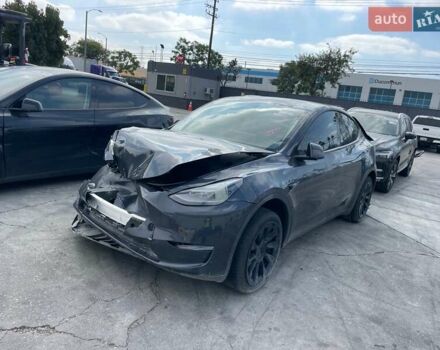 Серый Тесла Model Y, объемом двигателя 0 л и пробегом 36 тыс. км за 17800 $, фото 2 на Automoto.ua