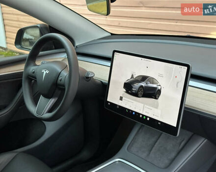 Серый Тесла Model Y, объемом двигателя 0 л и пробегом 2 тыс. км за 35490 $, фото 42 на Automoto.ua