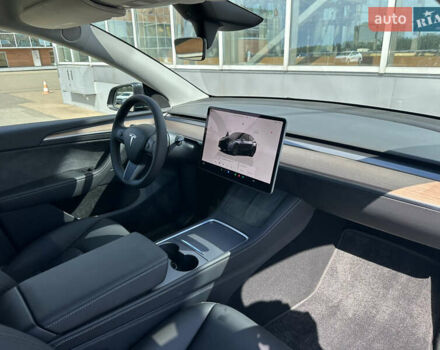 Серый Тесла Model Y, объемом двигателя 0 л и пробегом 1 тыс. км за 35490 $, фото 46 на Automoto.ua